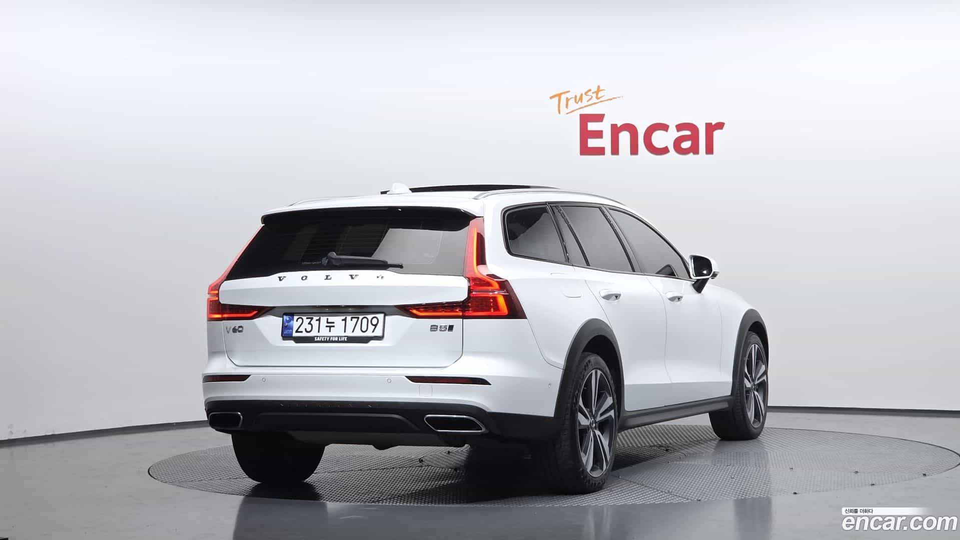 V60 Volvo 2020.8-OUTER-002