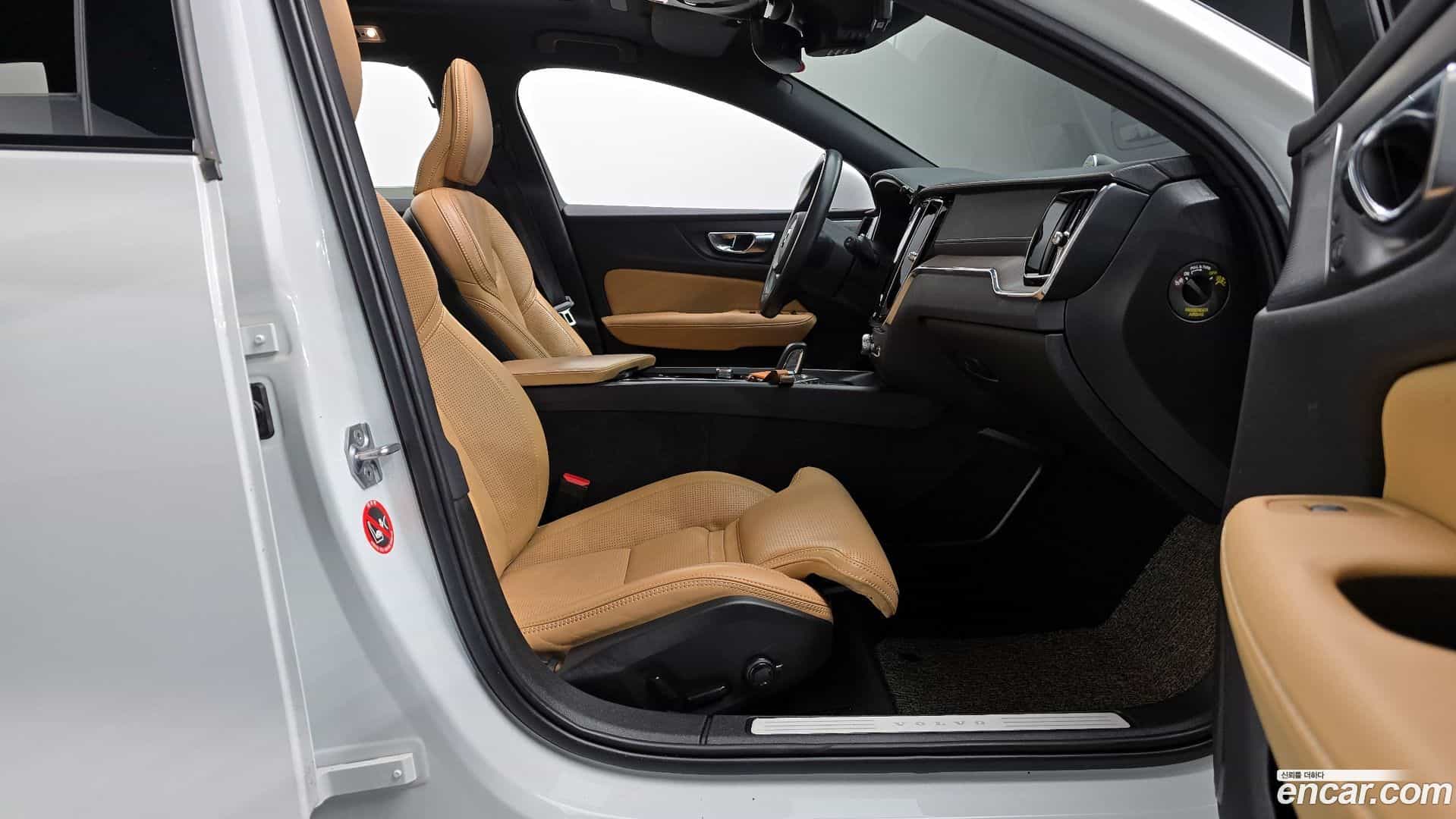 V60 Volvo 2020.8-OPTION-015