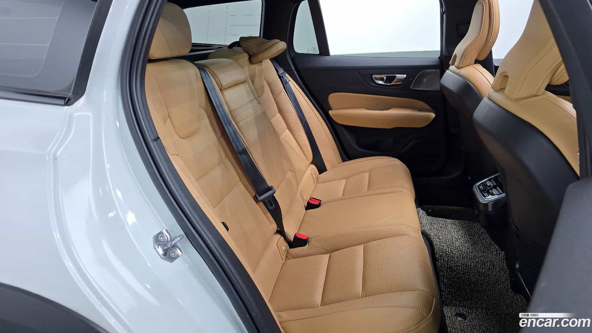 V60 Volvo 2020.8-OPTION-016