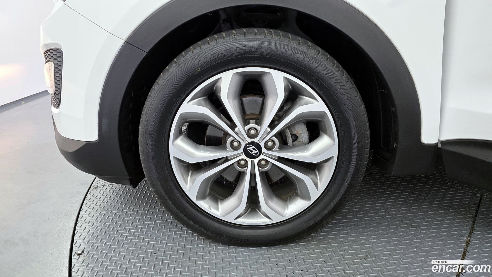 Main__Slider__Photo:Santafe Hyundai 2014.2-4