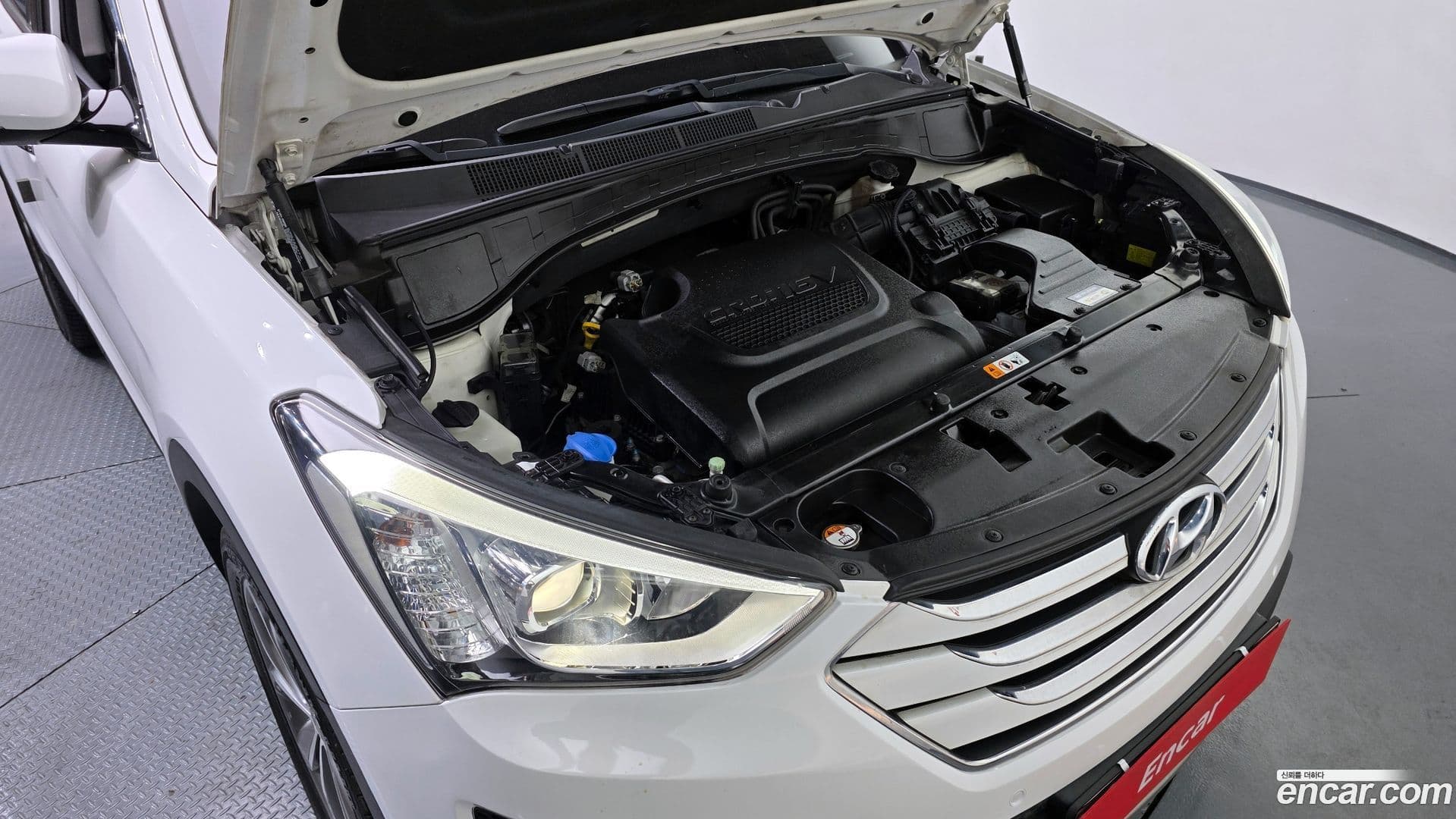 Main__Slider__Photo:Santafe Hyundai 2014.2-5