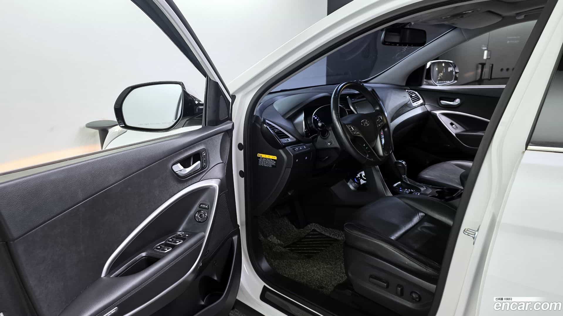 Santafe Hyundai 2014.2-INNER-010