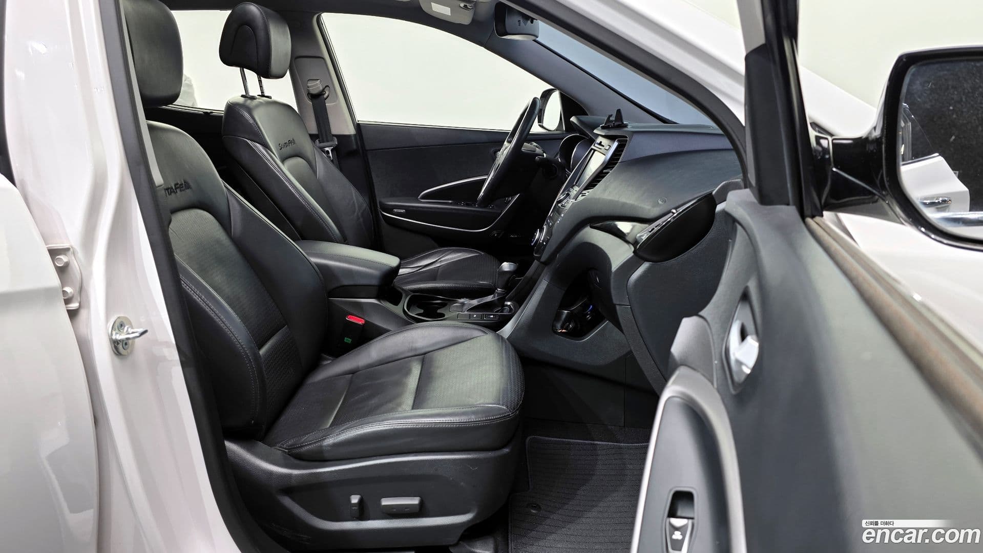 Main__Slider__Photo:Santafe Hyundai 2014.2-10