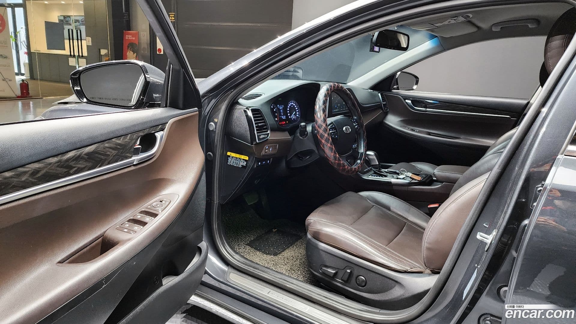 Main__Slider__Photo:Grandeur Hyundai 2017.5-10