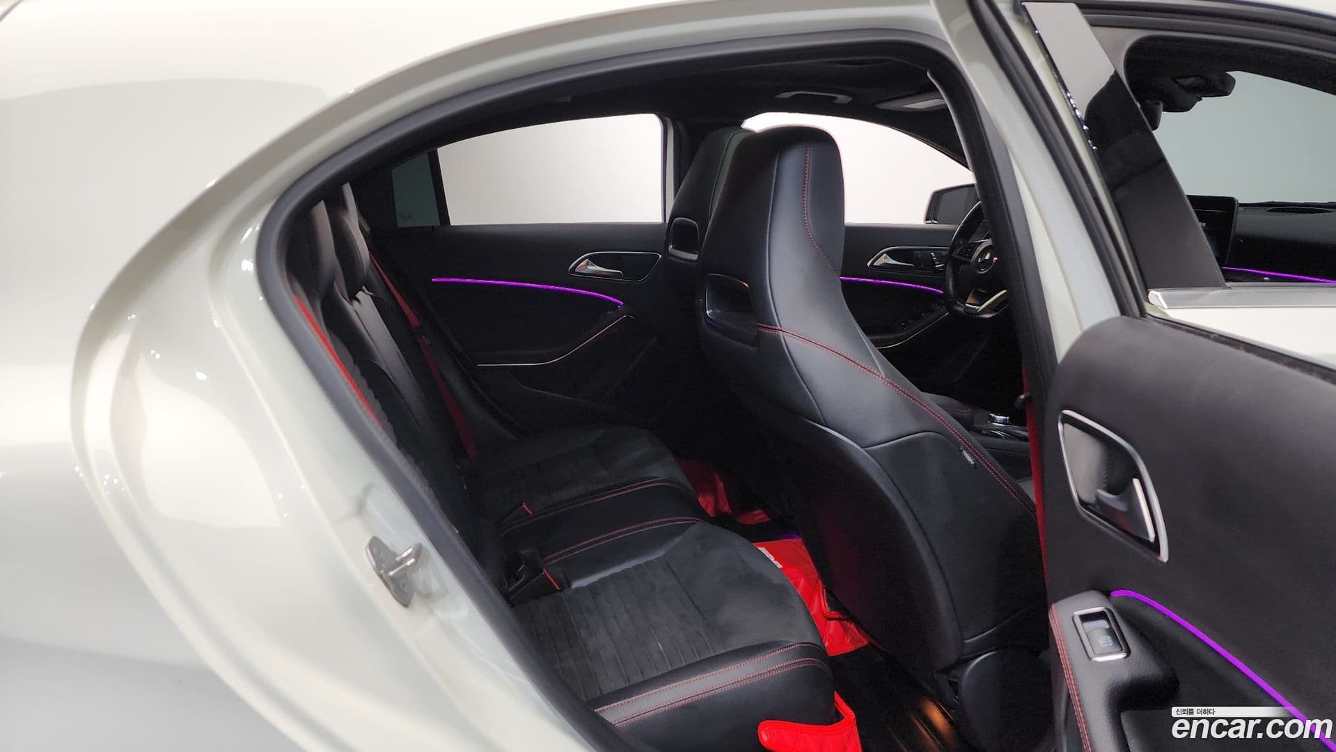 Main__Slider__Photo:A-Class Mercedes-Benz 2018.2-11