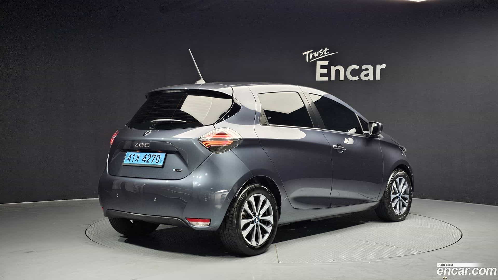 Zoe Renault-KoreaSamsung 2021.5-OUTER-002