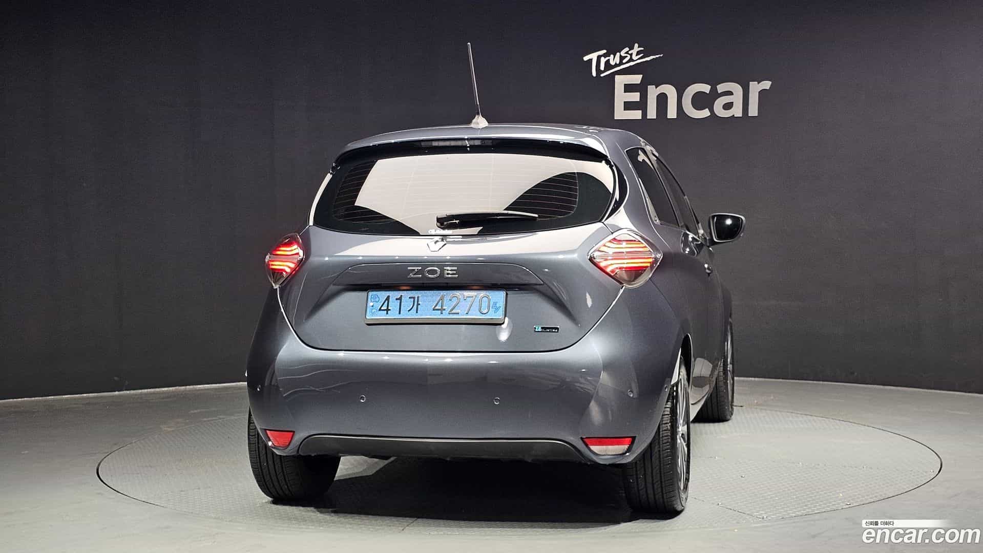 Zoe Renault-KoreaSamsung 2021.5-OUTER-004