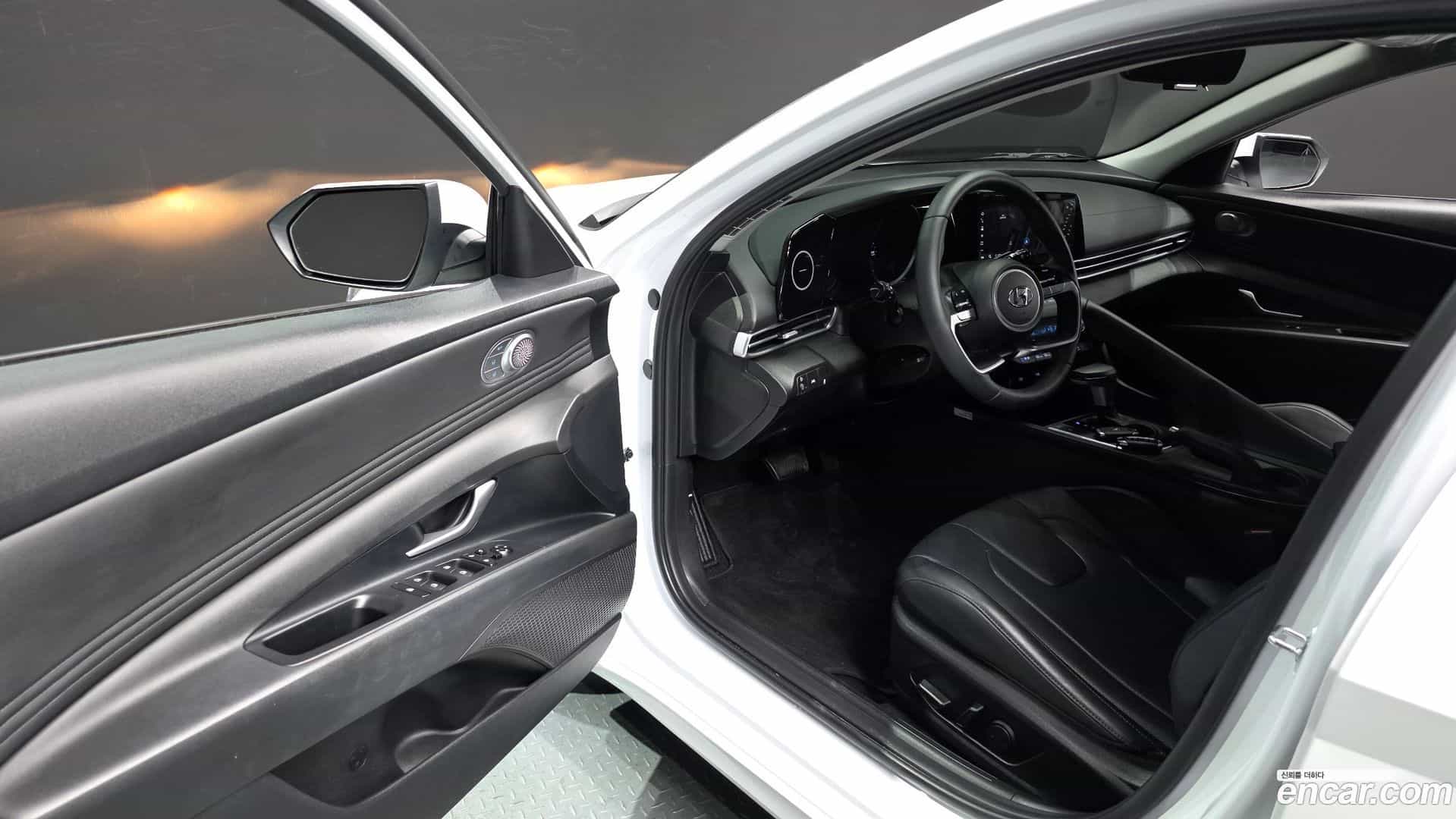 AVANTE Hyundai 2023.2-OPTION-015