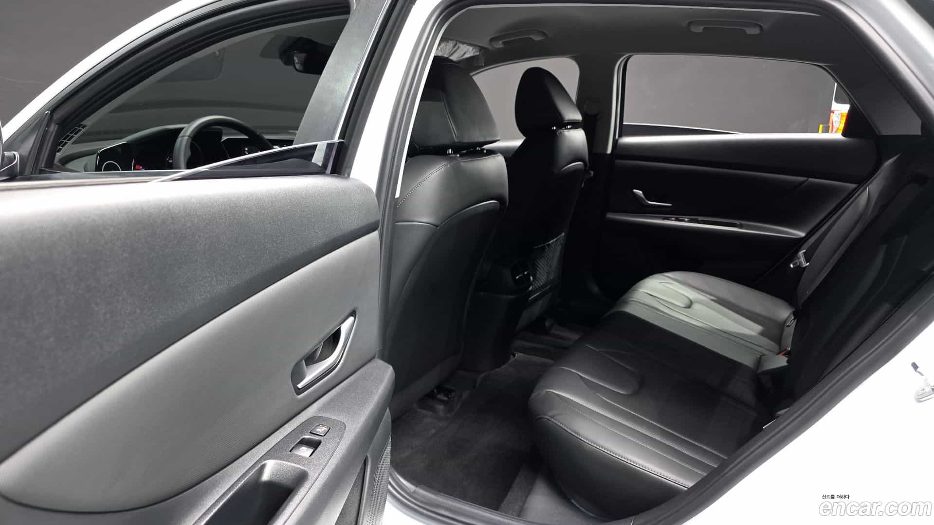 AVANTE Hyundai 2023.2-OPTION-016