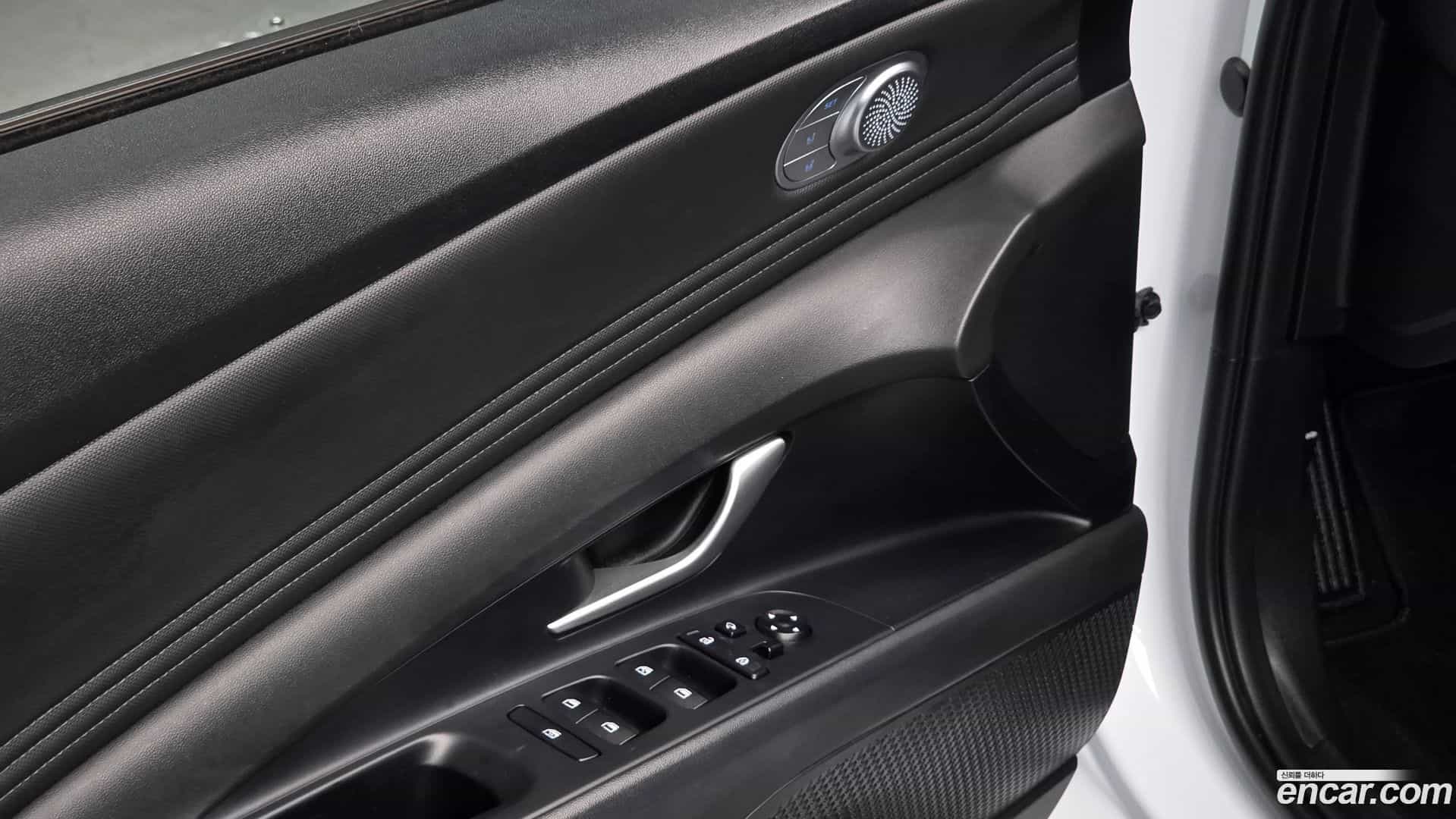 AVANTE Hyundai 2023.2-OPTION-021