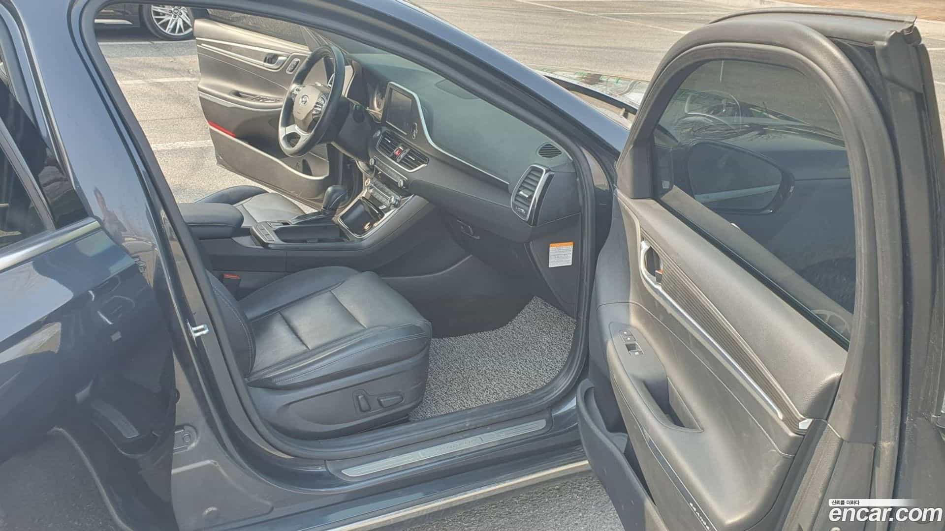 Grandeur Hyundai 2018.1-INNER-007