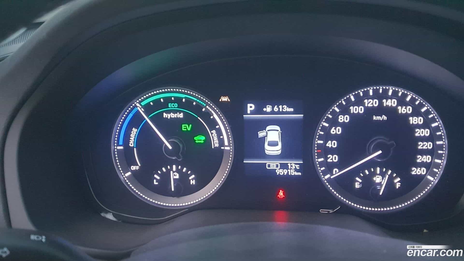 Grandeur Hyundai 2018.1-INNER-008