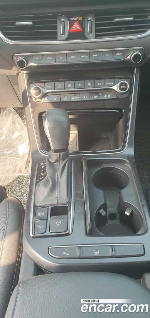 Grandeur Hyundai 2018.1-INNER-009