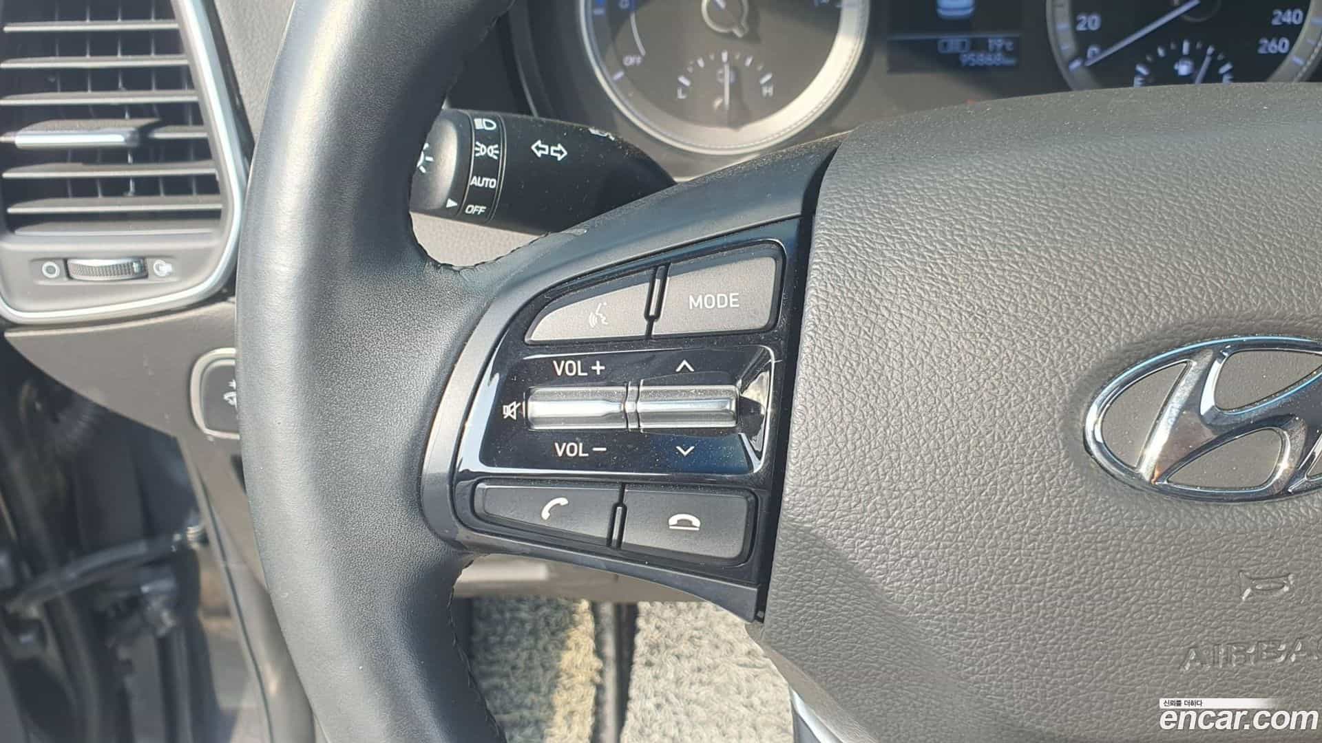 Grandeur Hyundai 2018.1-OPTION-020