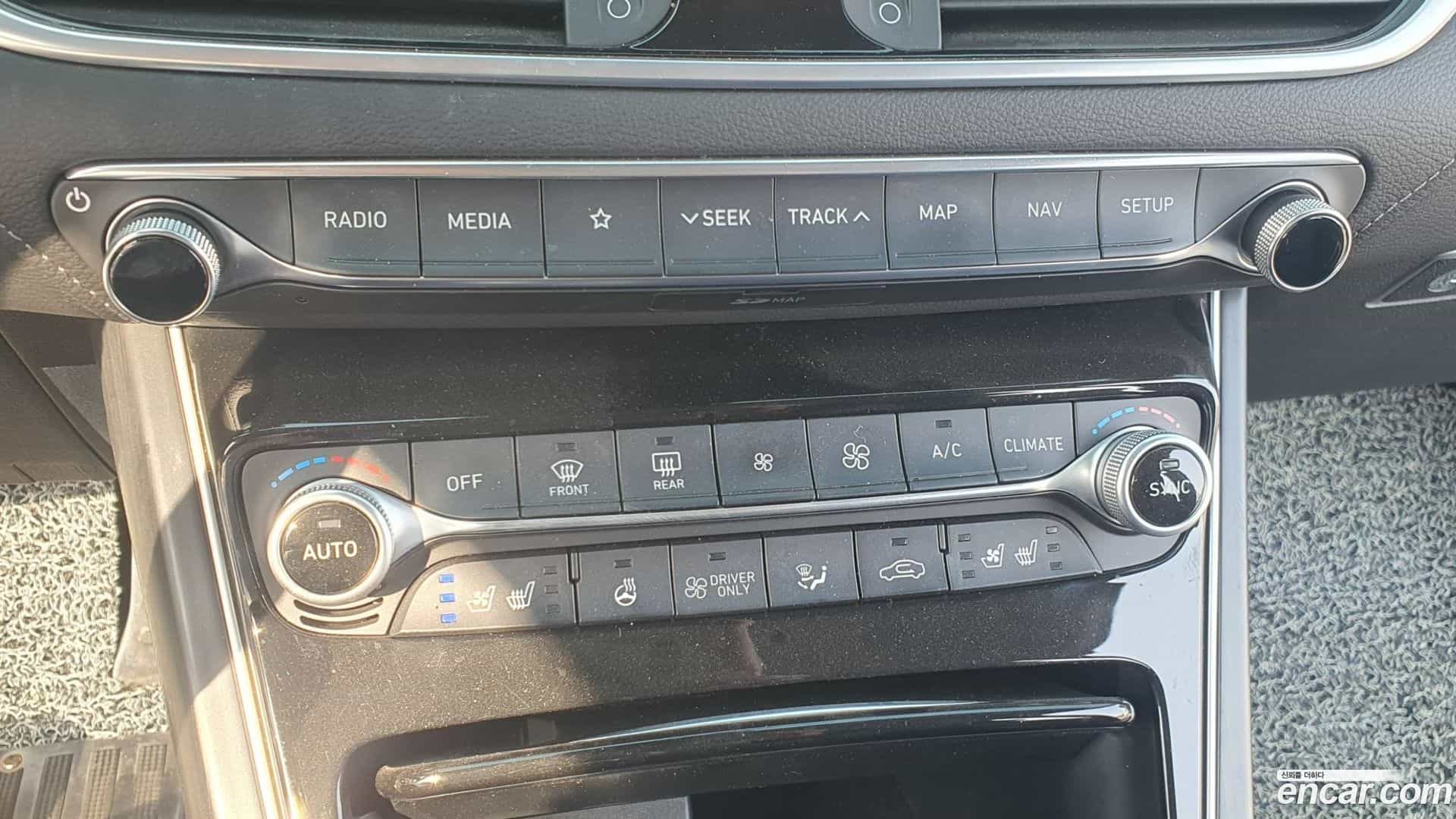 Grandeur Hyundai 2018.1-OPTION-022