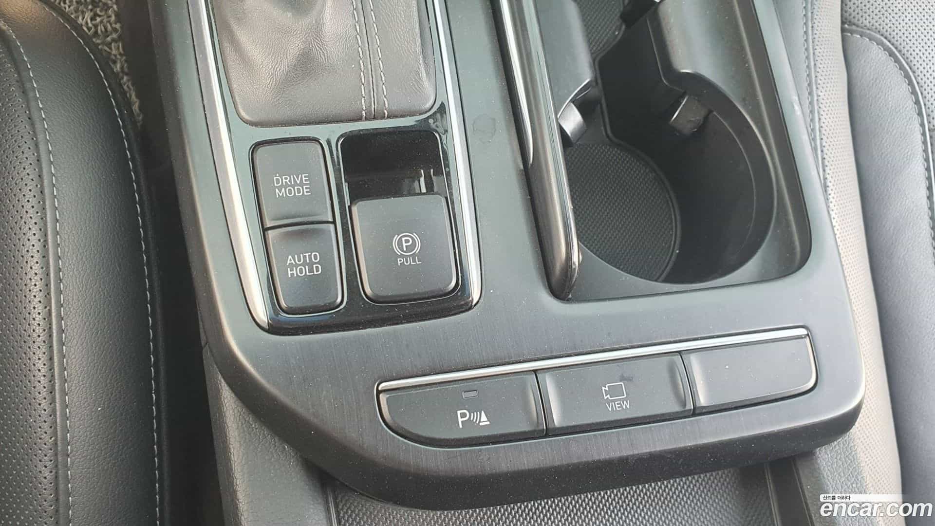 Grandeur Hyundai 2018.1-OPTION-023