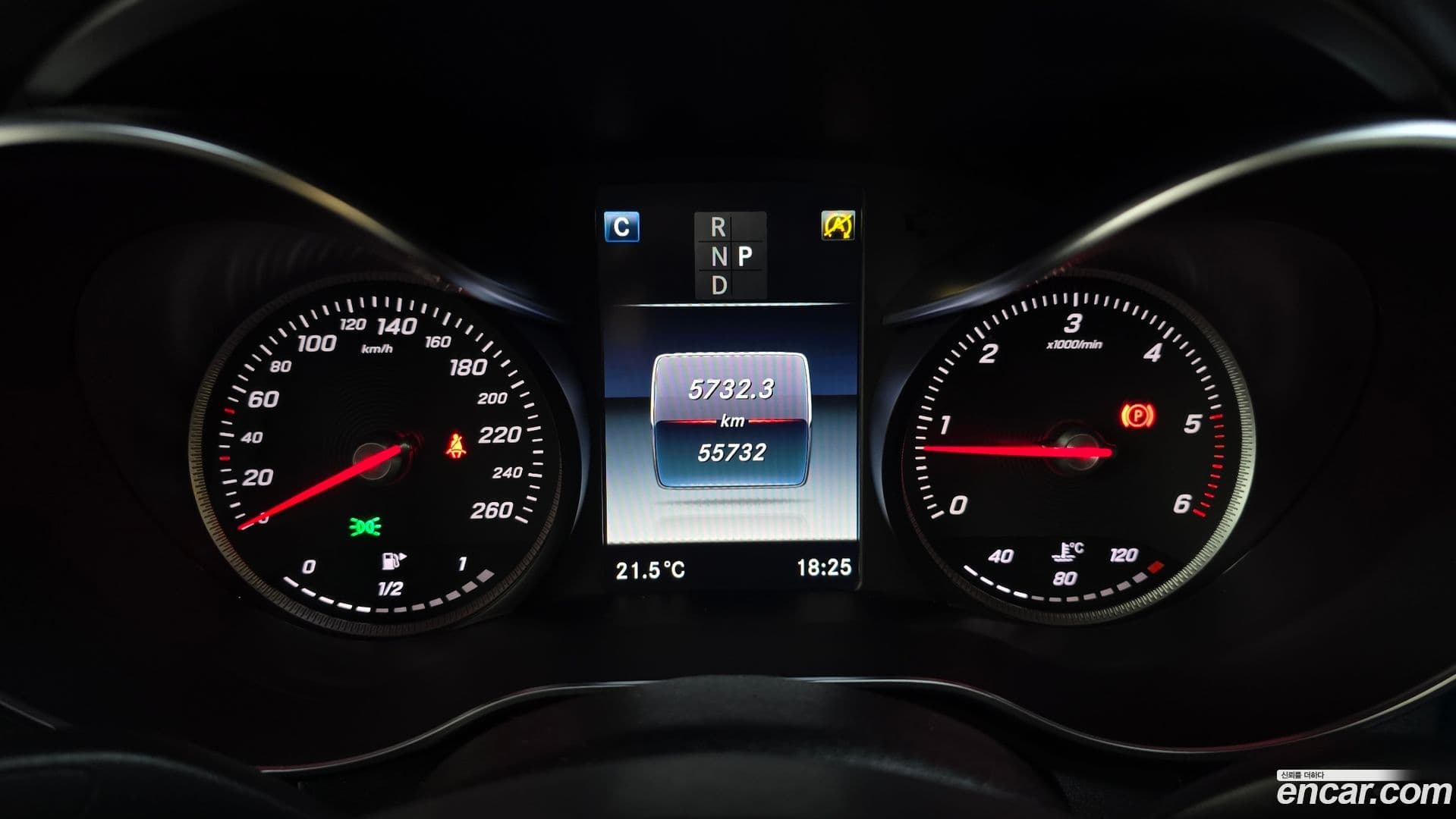 Main__Slider__Photo:C-Class Mercedes-Benz 2016.11-7