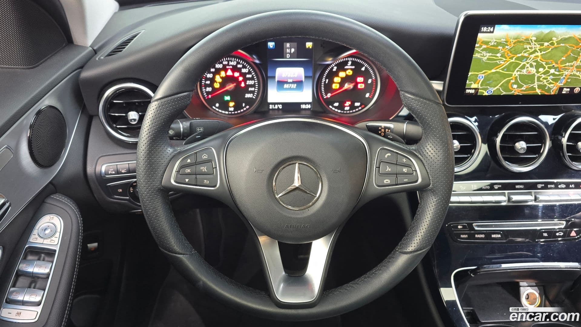 Main__Slider__Photo:C-Class Mercedes-Benz 2016.11-12