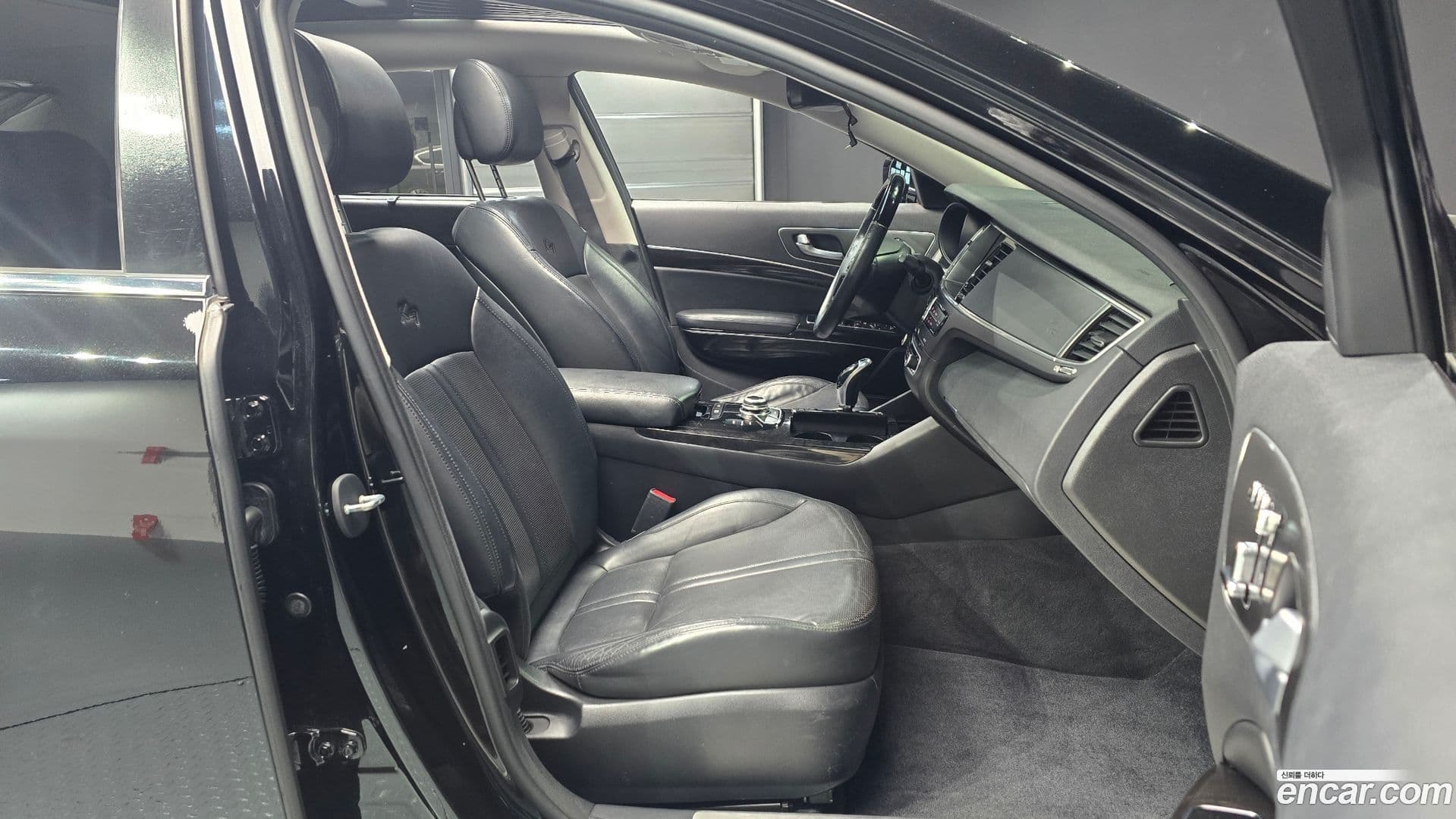 Main__Slider__Photo:K9 Kia 2014.2-9