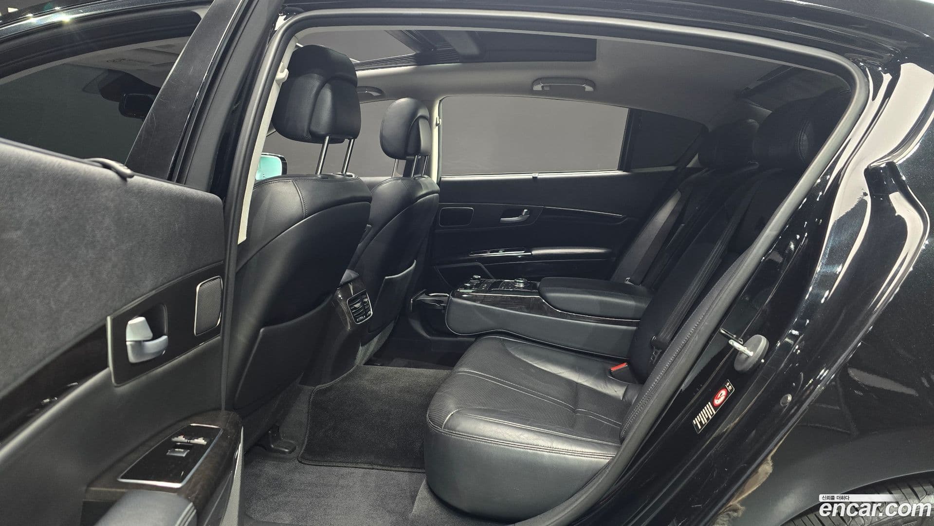 Main__Slider__Photo:K9 Kia 2014.2-11