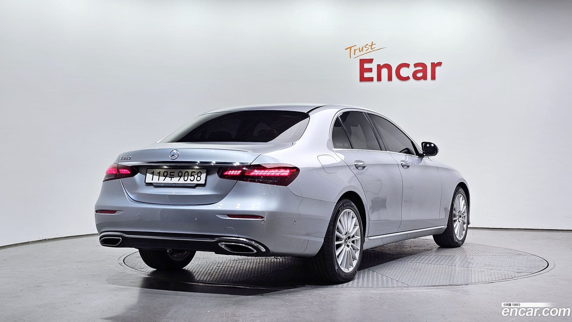 Main__Slider__Photo:E-Class Mercedes-Benz 2021.2-1