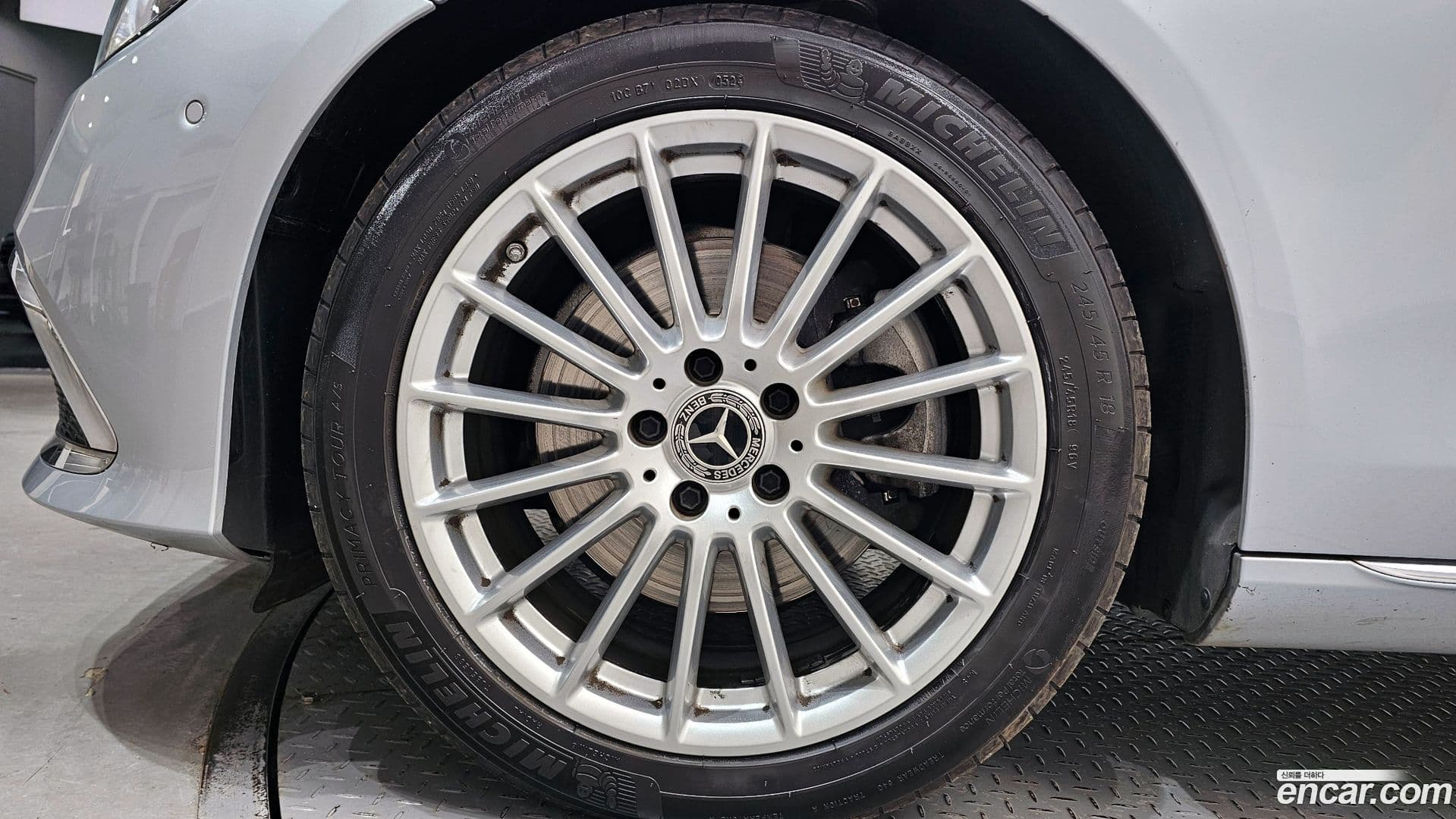 Main__Slider__Photo:E-Class Mercedes-Benz 2021.2-4