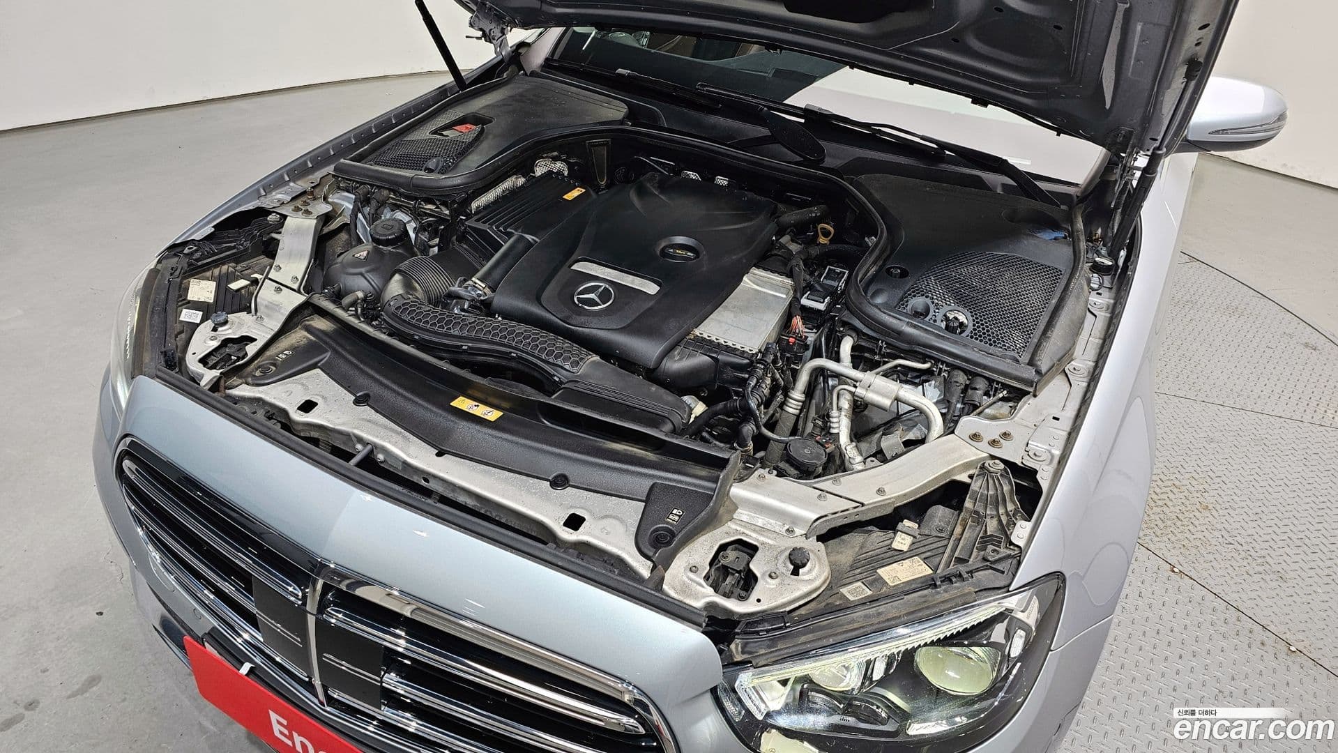 Main__Slider__Photo:E-Class Mercedes-Benz 2021.2-5