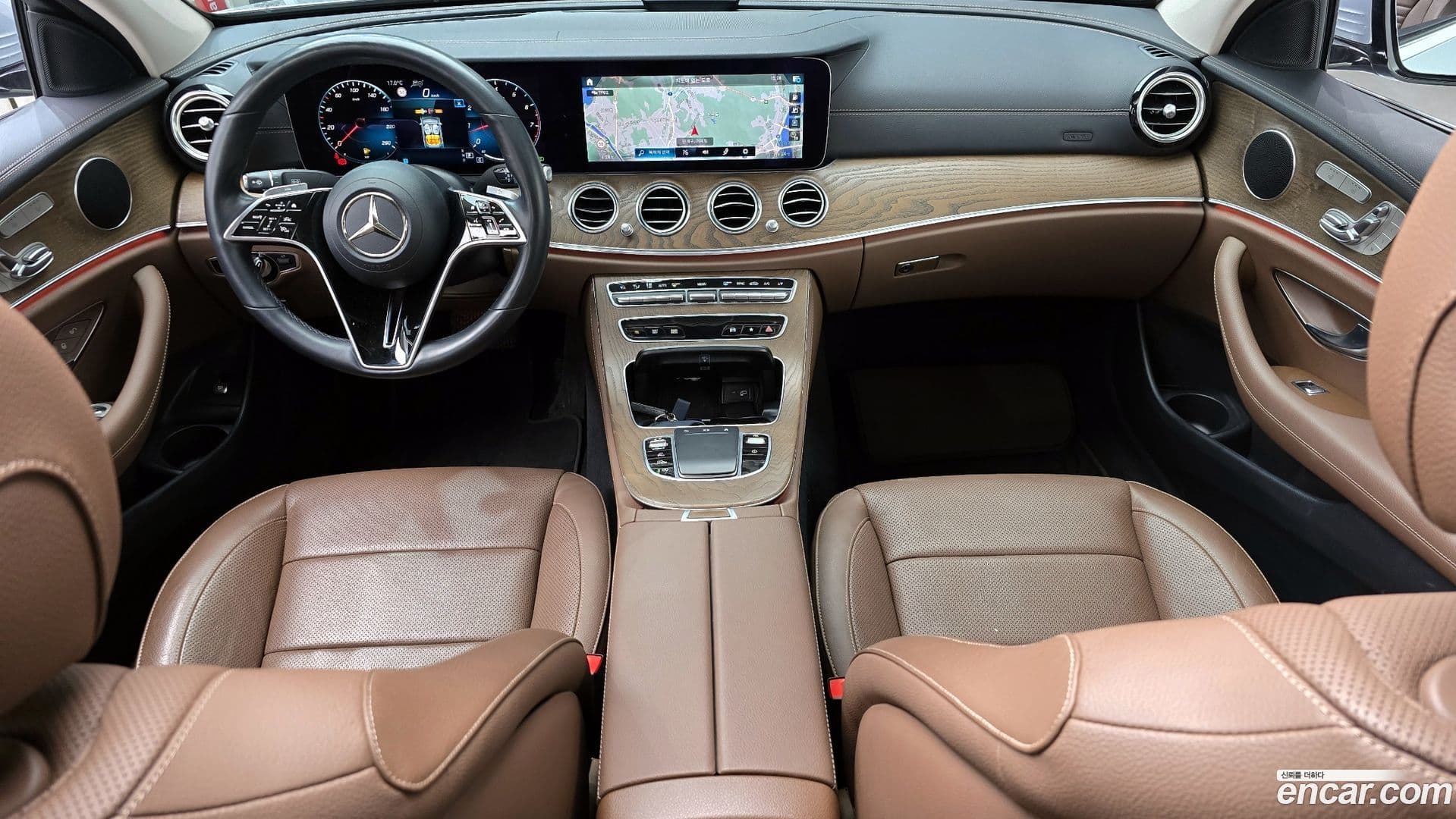 Main__Slider__Photo:E-Class Mercedes-Benz 2021.2-6