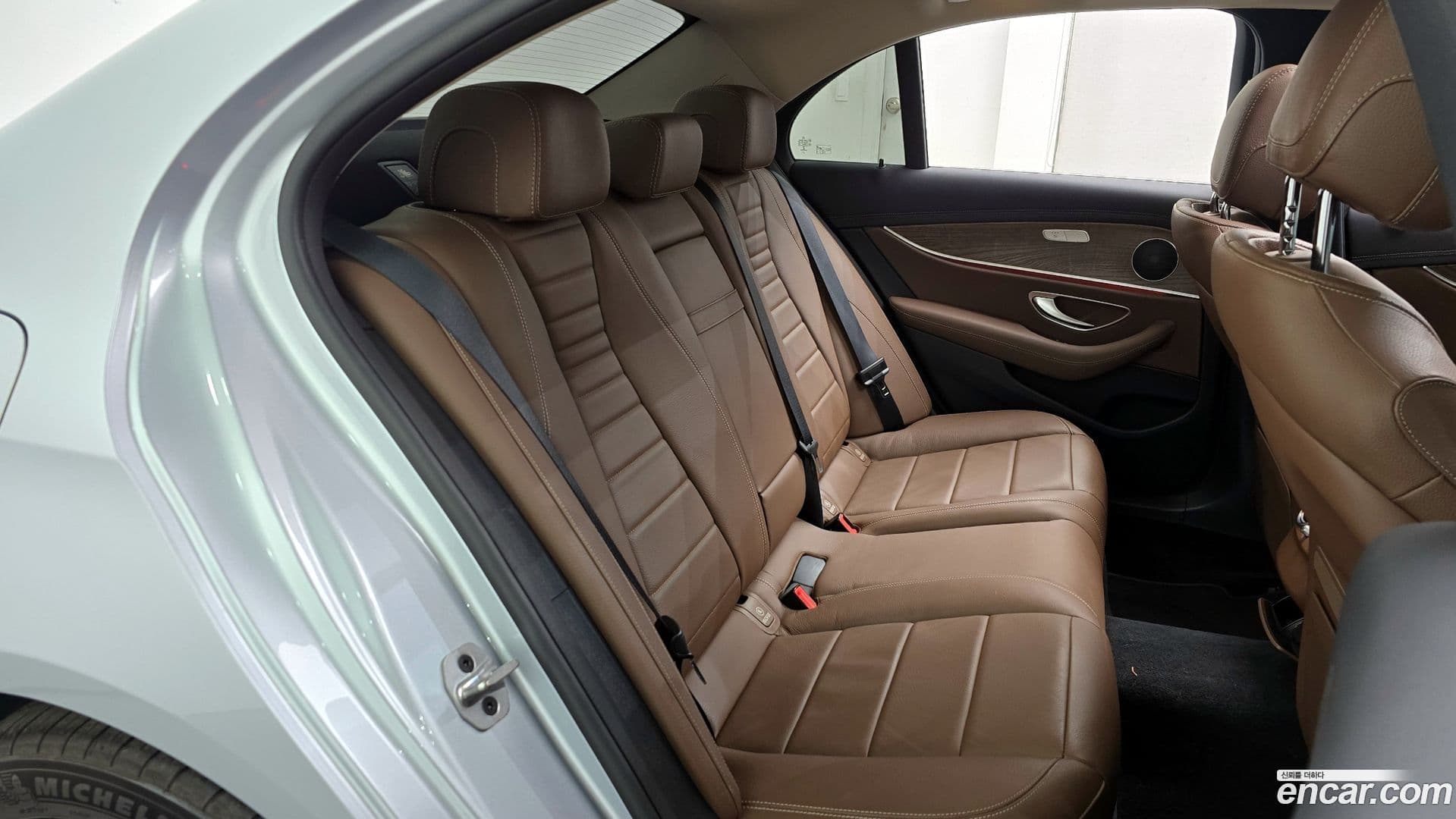 Main__Slider__Photo:E-Class Mercedes-Benz 2021.2-11