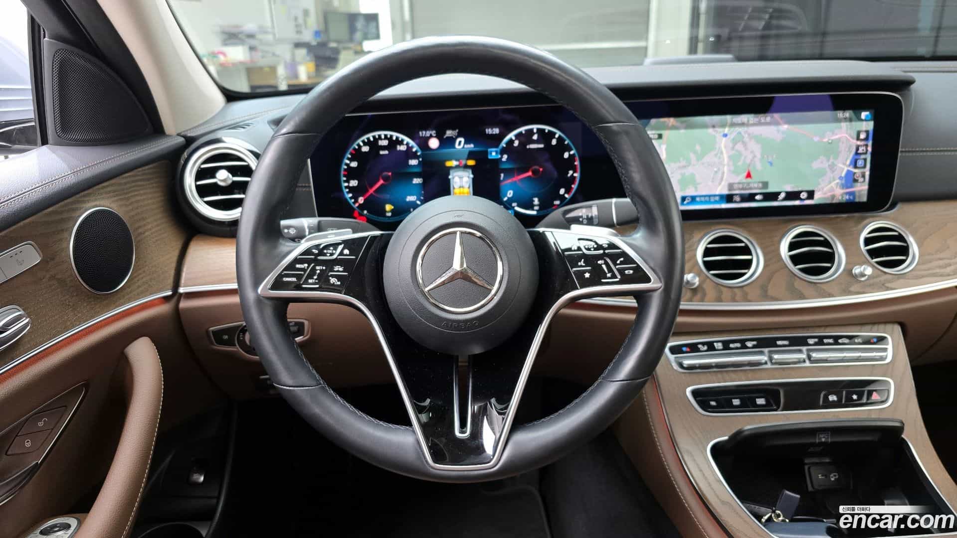 E-Class Mercedes-Benz 2021.2-OPTION-018