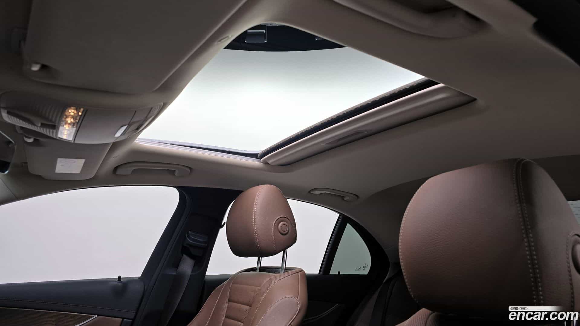 E-Class Mercedes-Benz 2021.2-OPTION-022