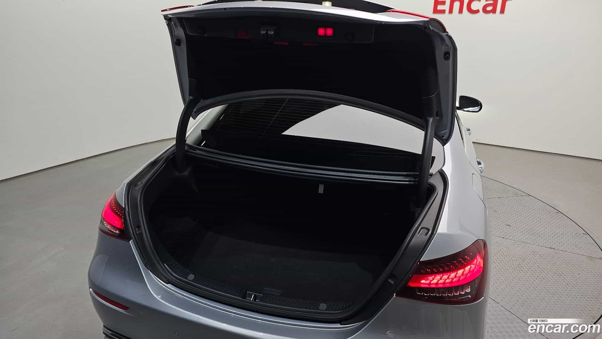 E-Class Mercedes-Benz 2021.2-OPTION-024