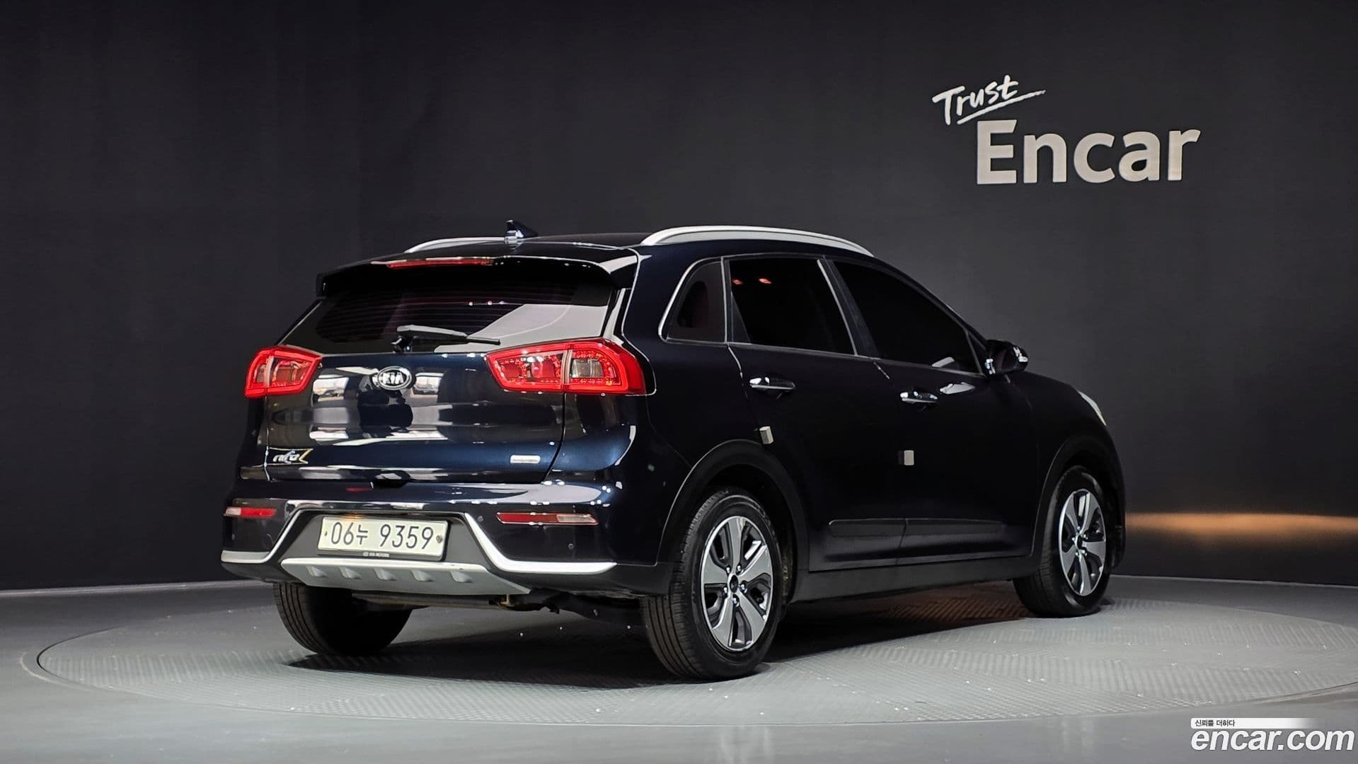 Main__Slider__Photo:Niro Kia 2018.2-1