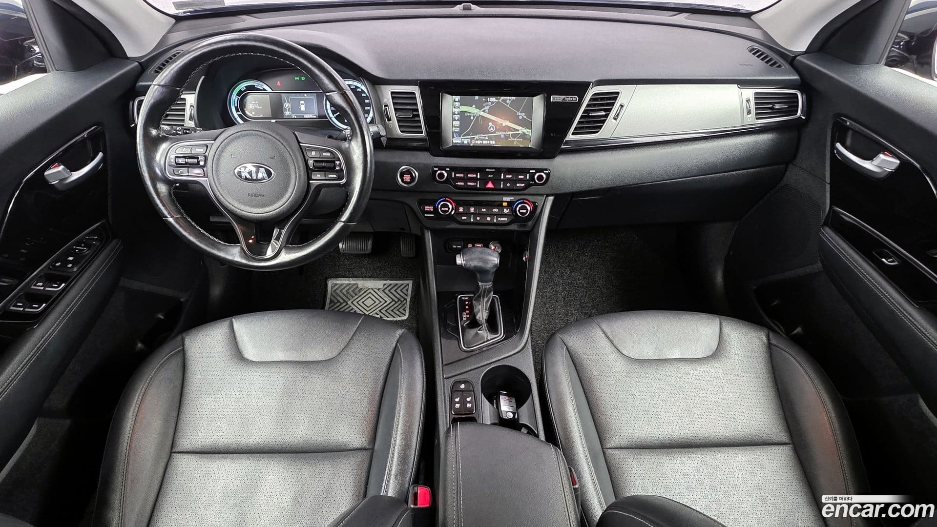 Main__Slider__Photo:Niro Kia 2018.2-6