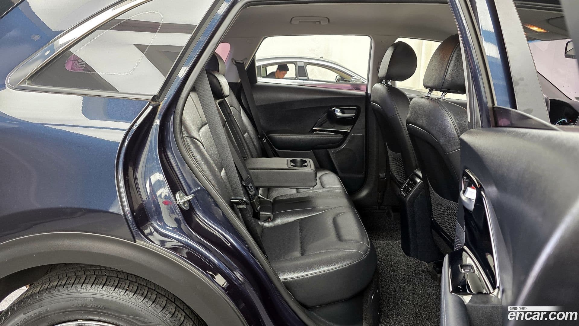 Main__Slider__Photo:Niro Kia 2018.2-11