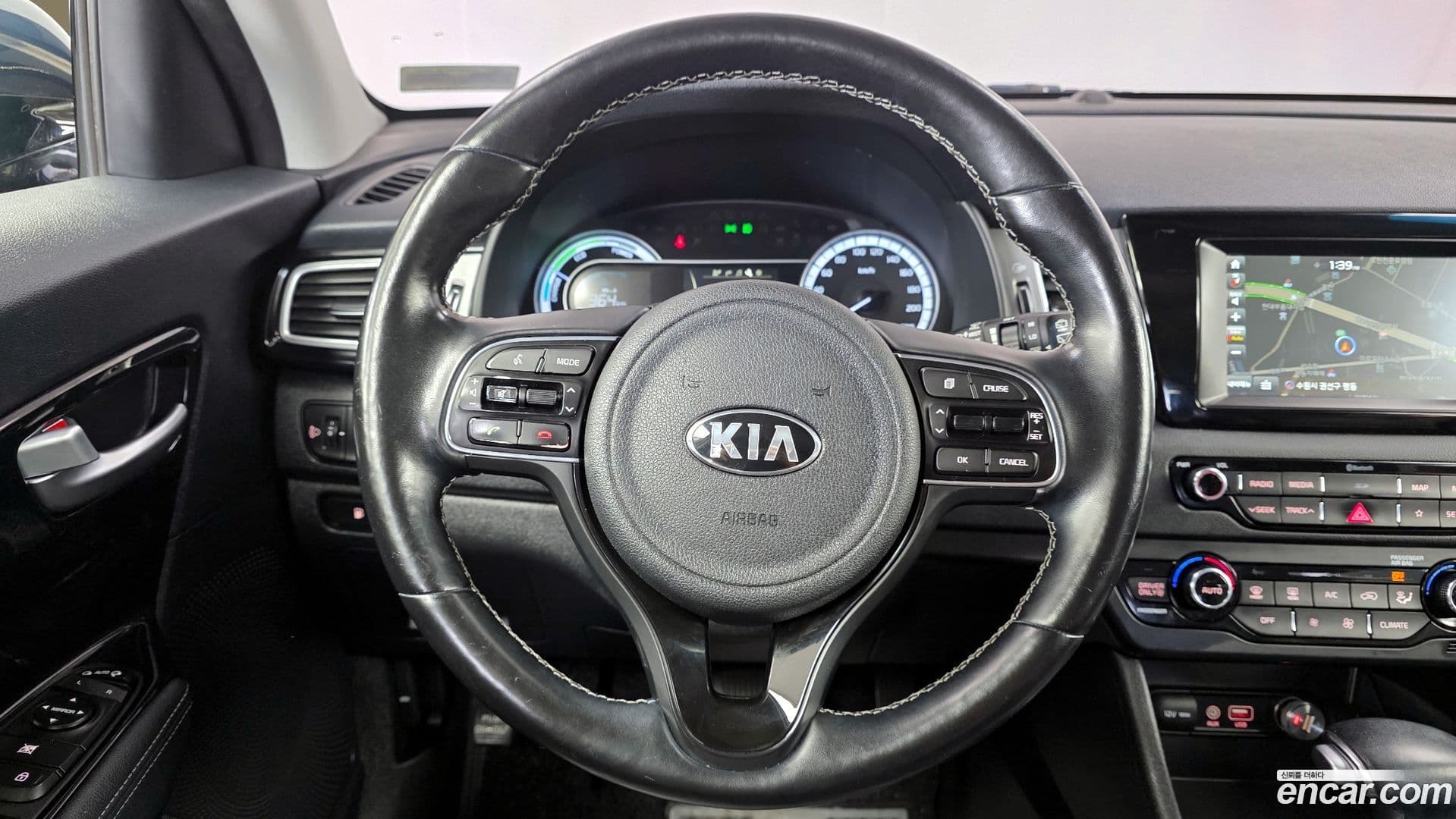 Main__Slider__Photo:Niro Kia 2018.2-12