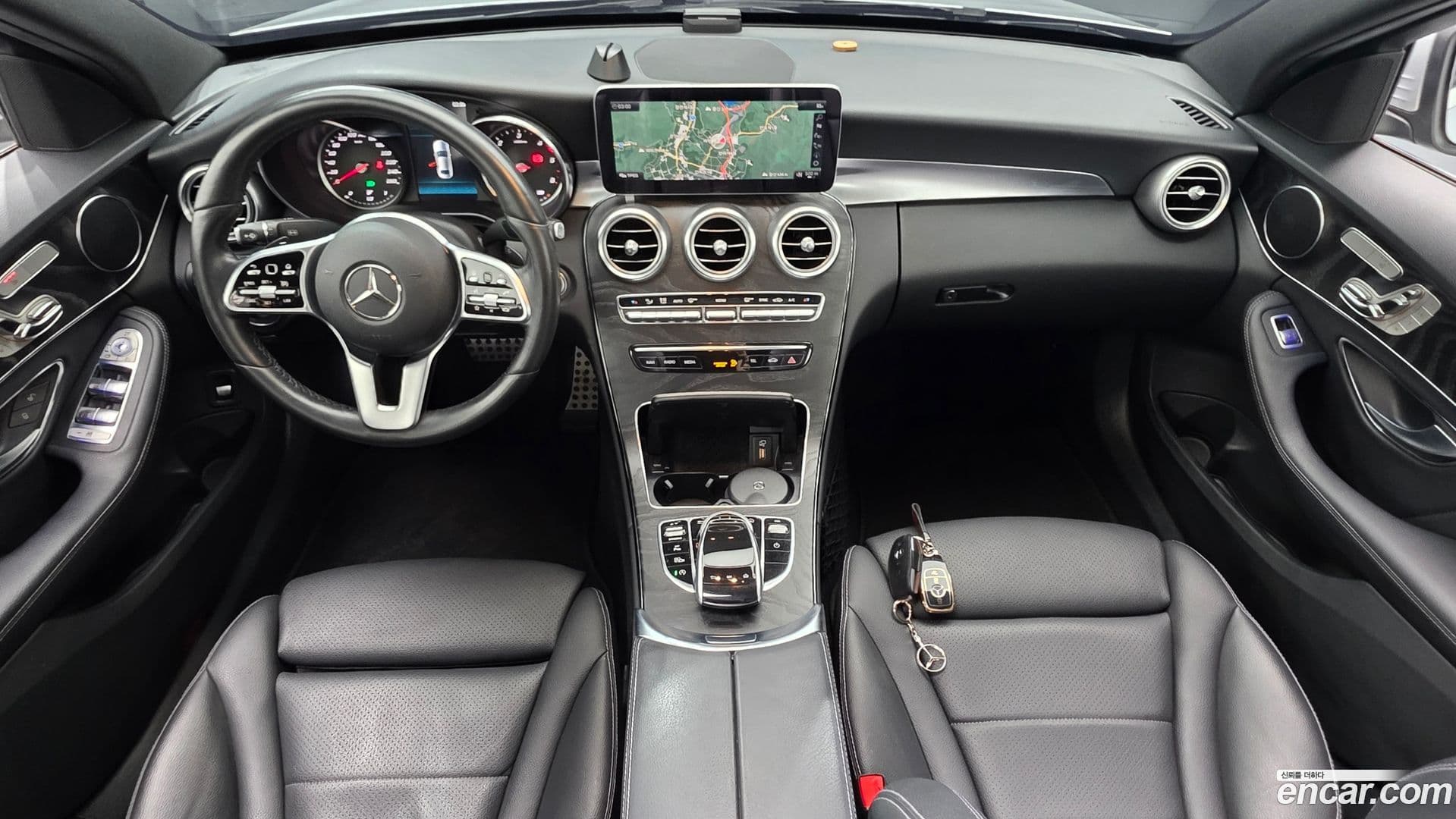 Main__Slider__Photo:C-Class Mercedes-Benz 2019.4-6