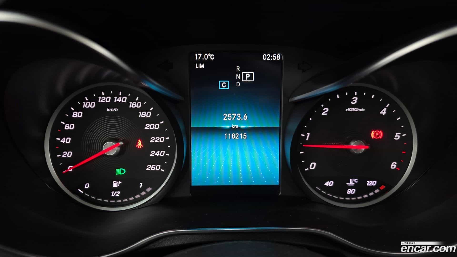 C-Class Mercedes-Benz 2019.4-INNER-008