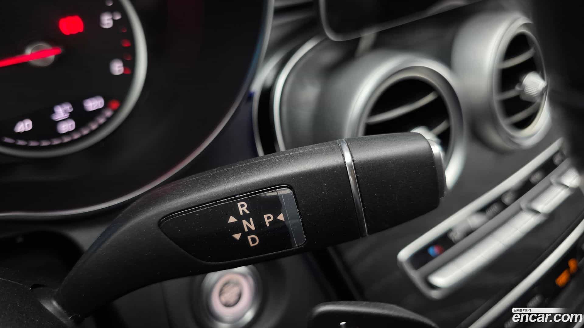 C-Class Mercedes-Benz 2019.4-INNER-009