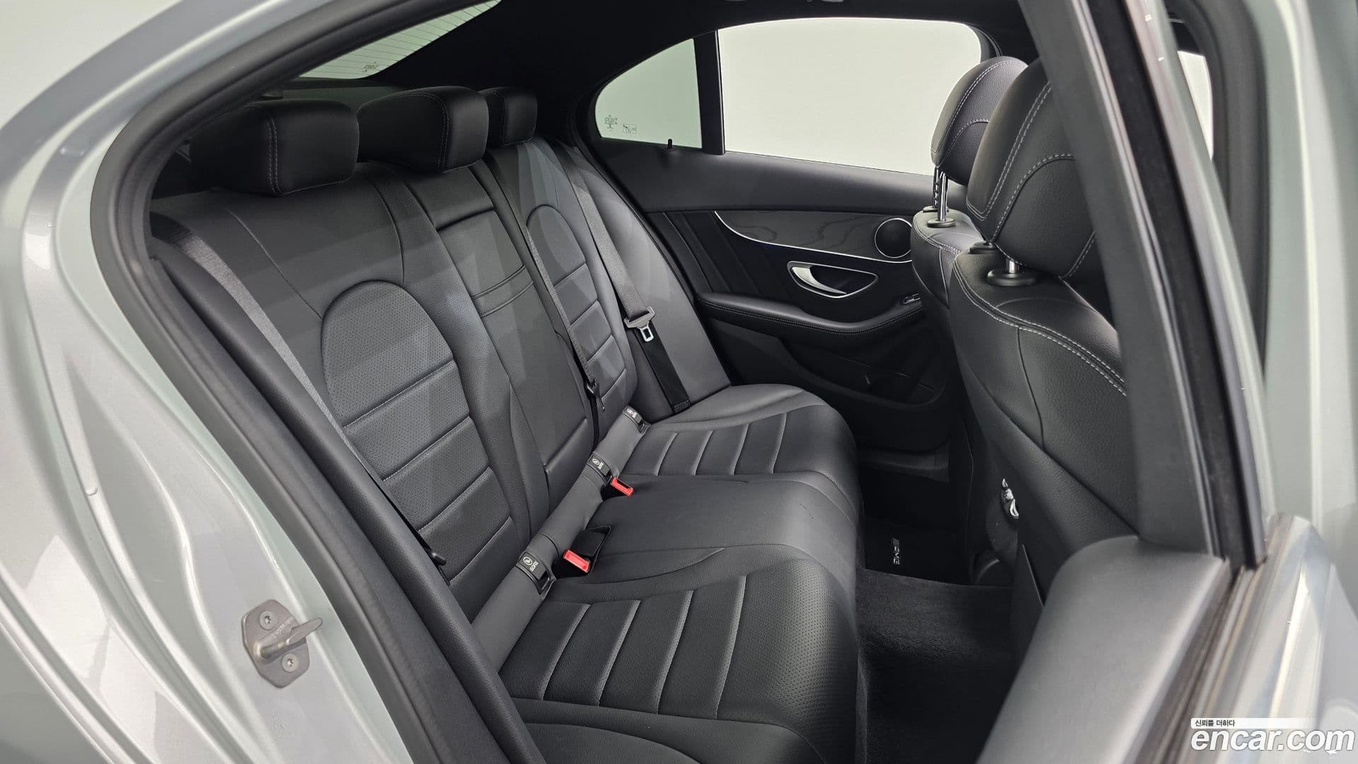 Main__Slider__Photo:C-Class Mercedes-Benz 2019.4-11