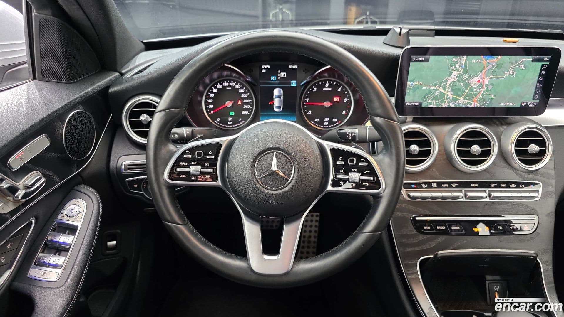 Main__Slider__Photo:C-Class Mercedes-Benz 2019.4-12