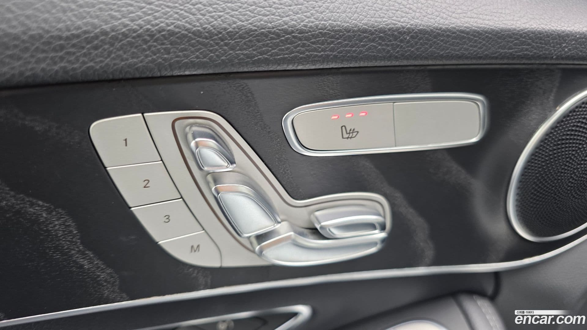 Main__Slider__Photo:C-Class Mercedes-Benz 2019.4-17