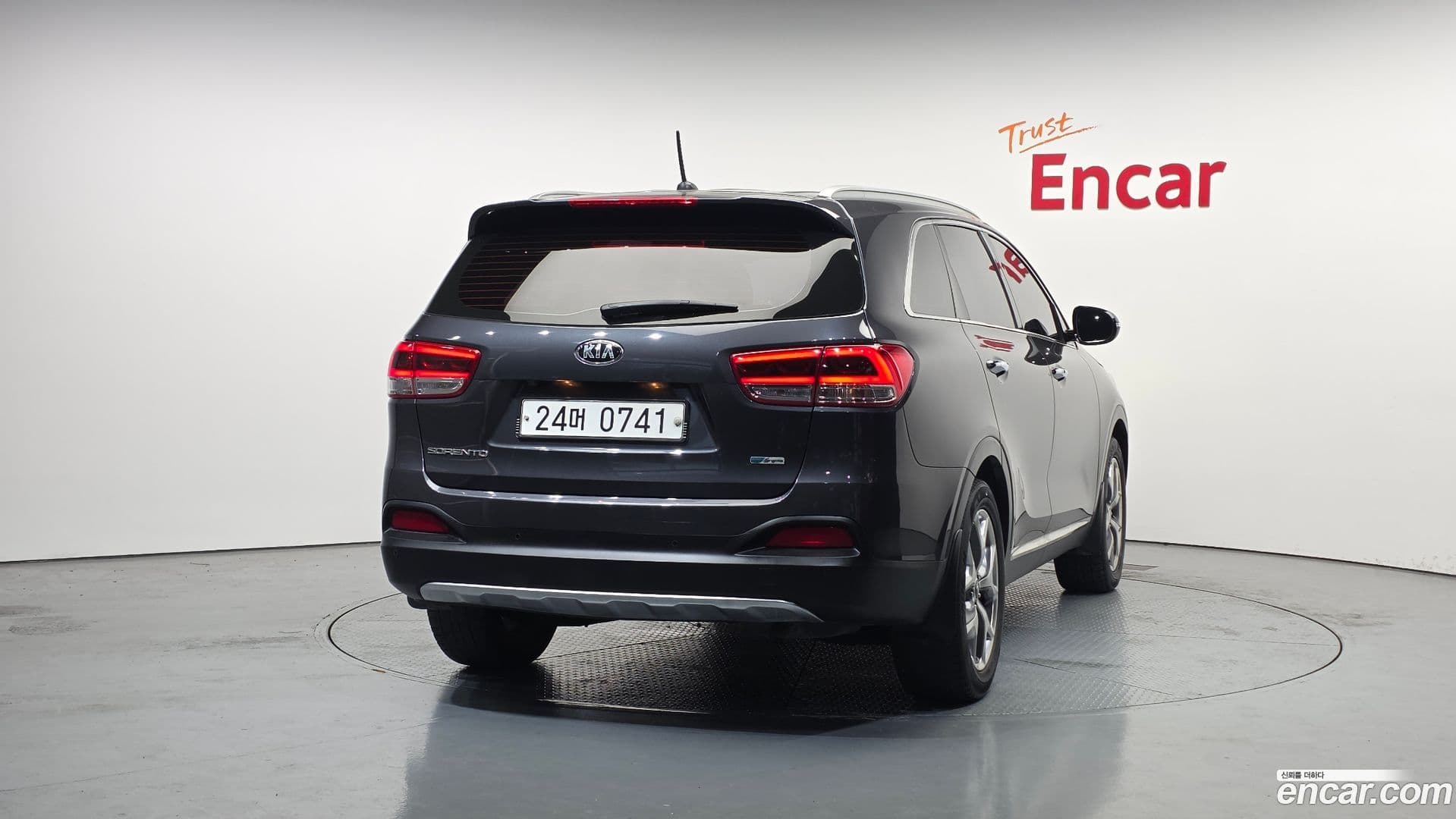 Main__Slider__Photo:Sorento Kia 2016.1-3