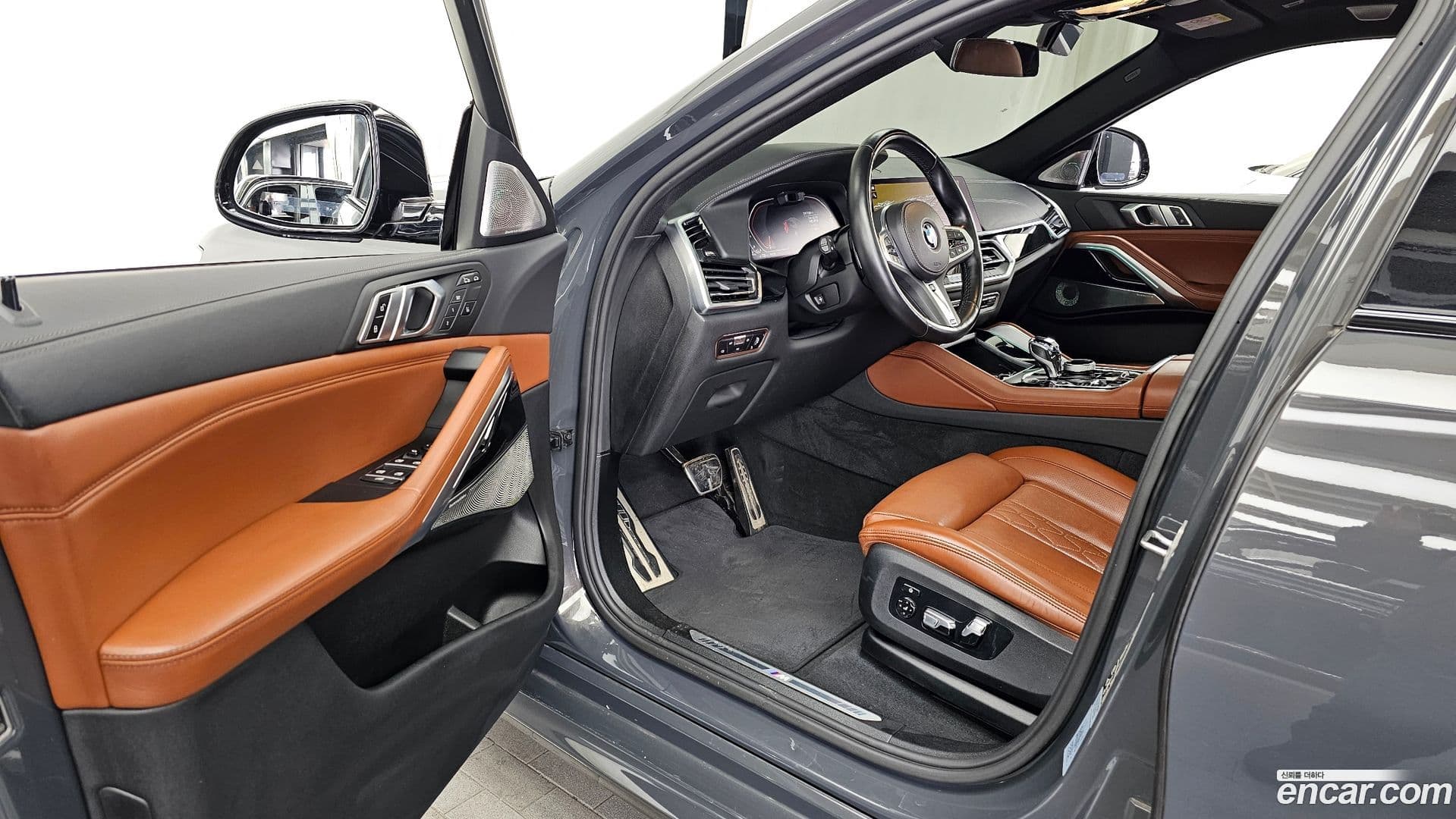 Main__Slider__Photo:X6 BMW 2022.8-9