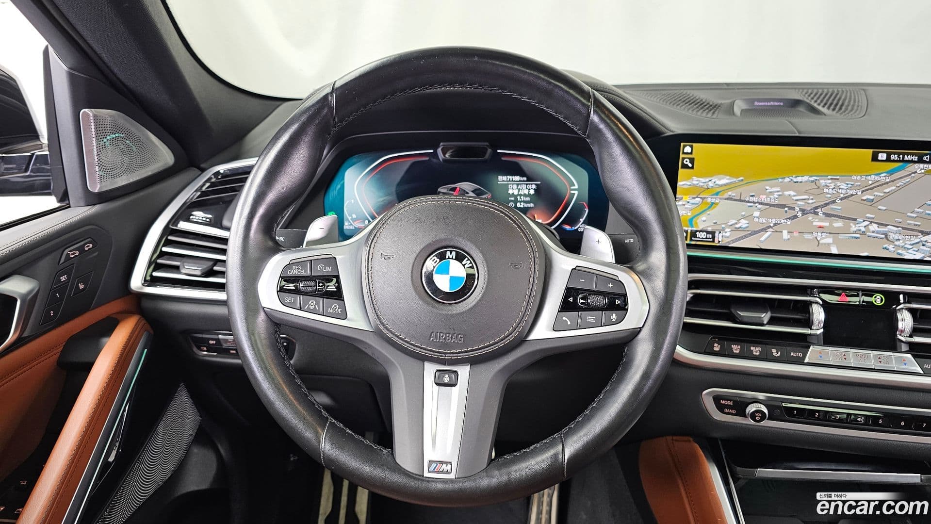 Main__Slider__Photo:X6 BMW 2022.8-12