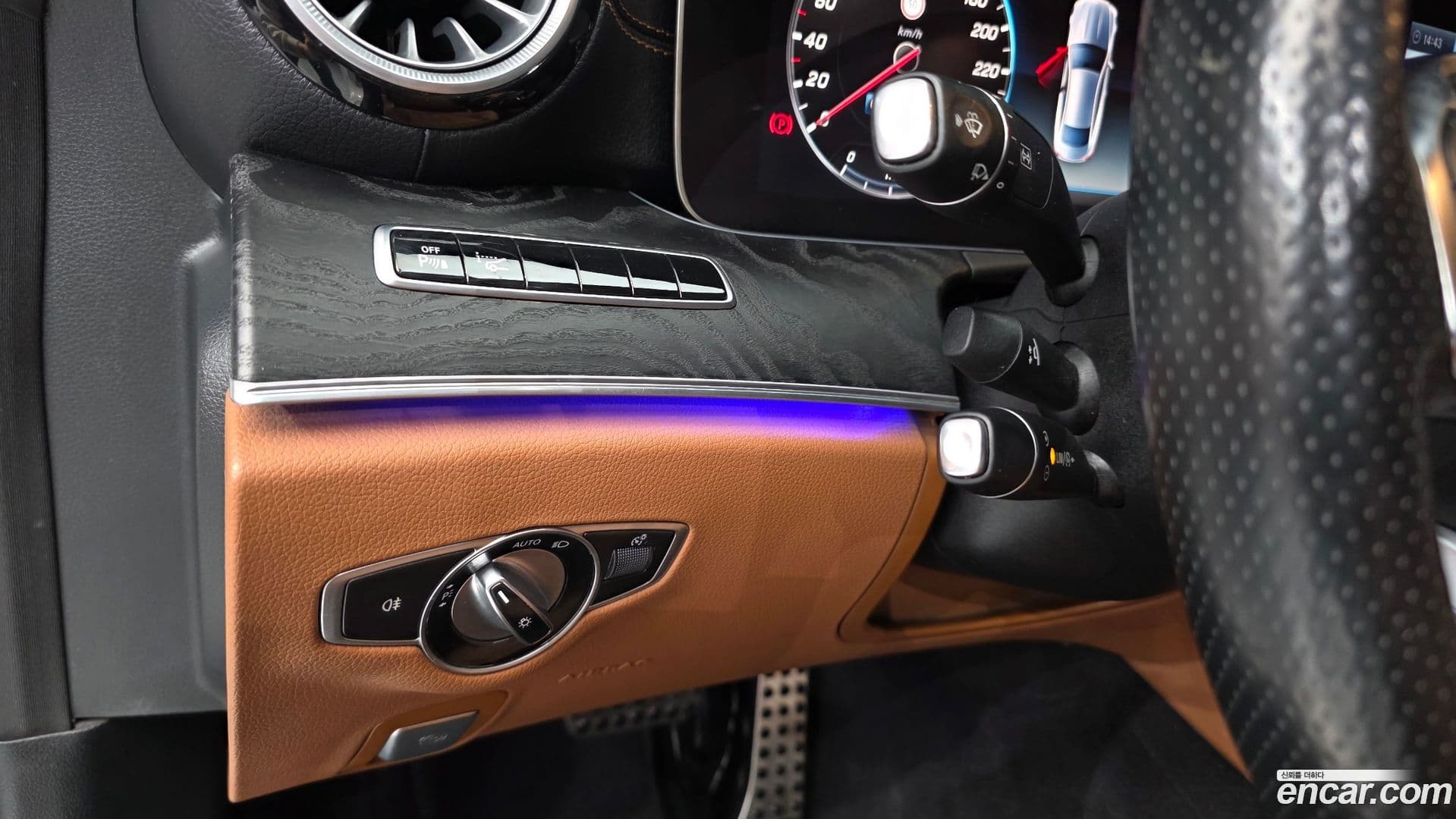 Main__Slider__Photo:E-Class Mercedes-Benz 2018.2-17