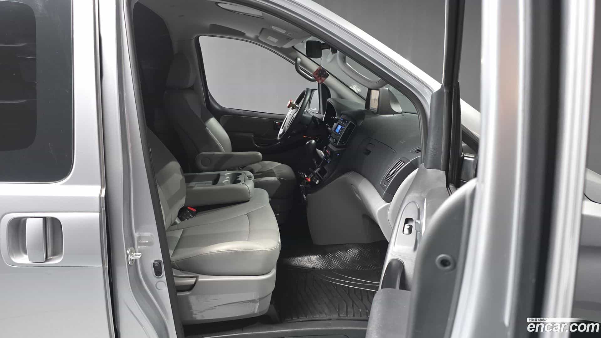 Starex Hyundai 2017.8-OPTION-015