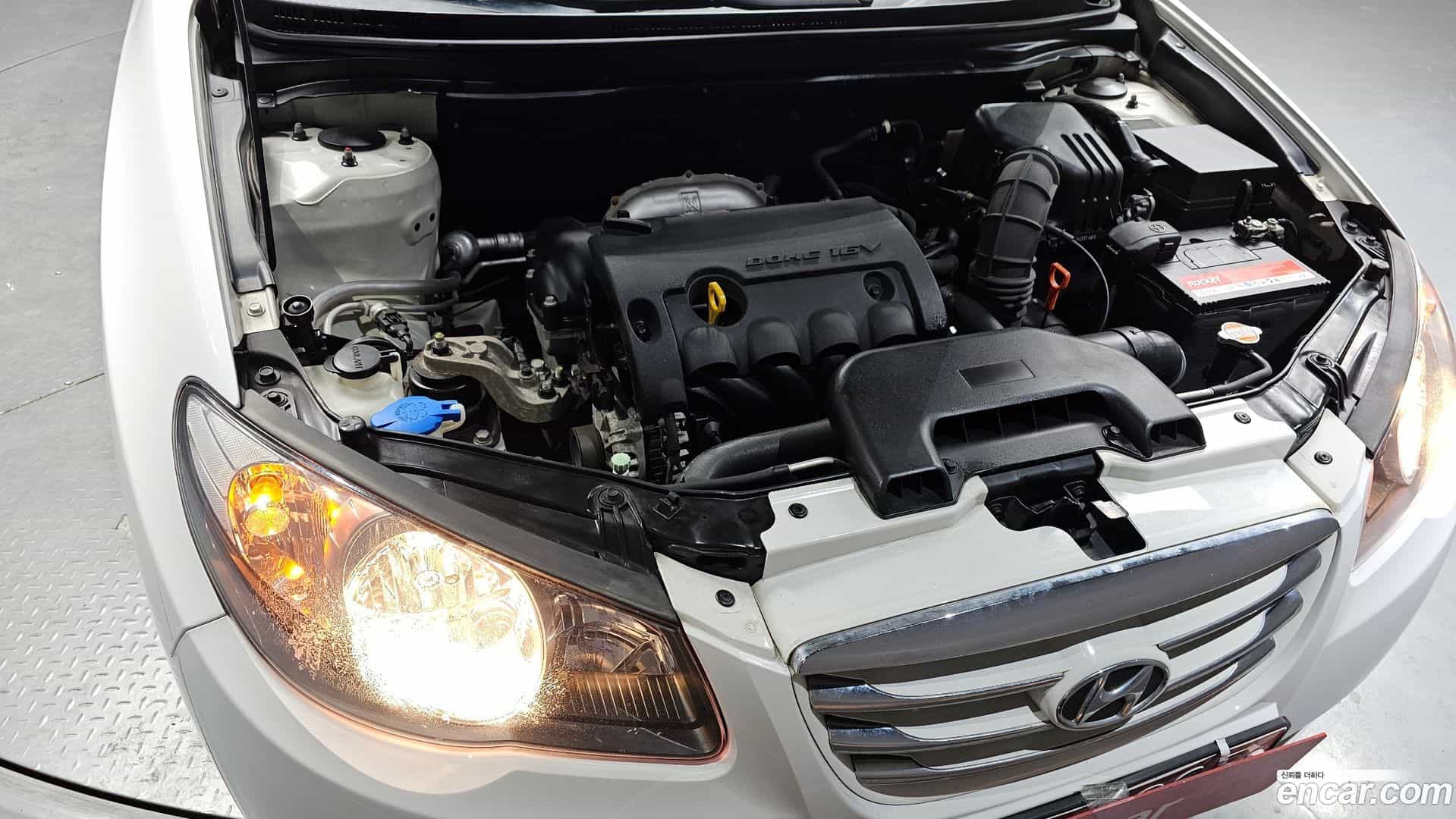 AVANTE Hyundai 2010.6-OUTER-006