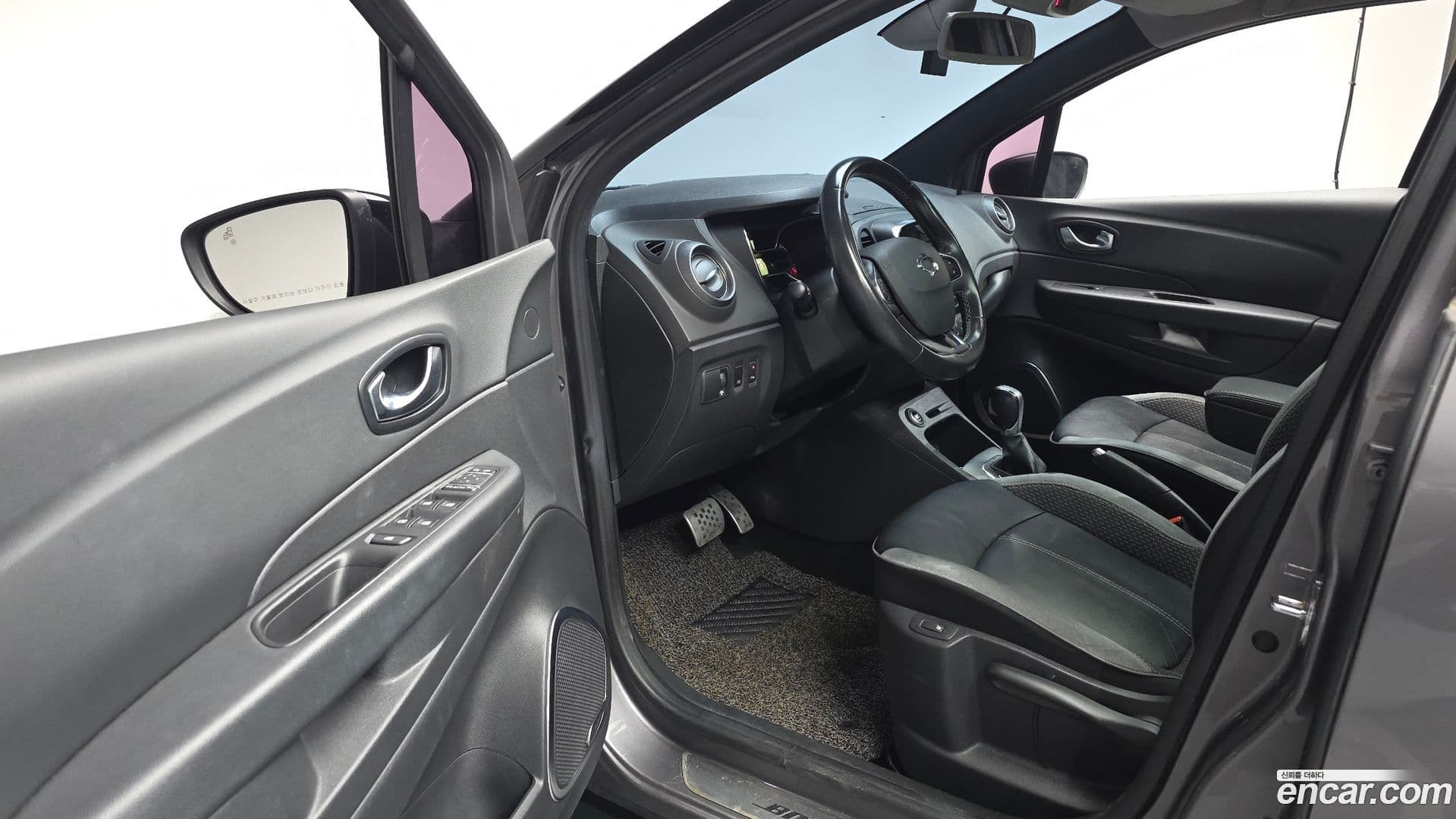 Main__Slider__Photo:QM3 Renault-KoreaSamsung 2018.1-10