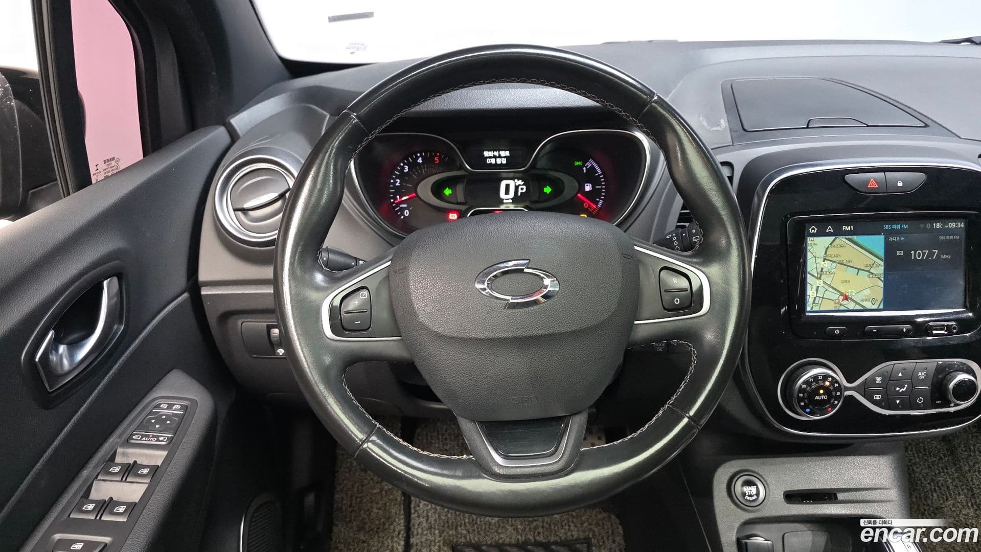 Main__Slider__Photo:QM3 Renault-KoreaSamsung 2018.1-12